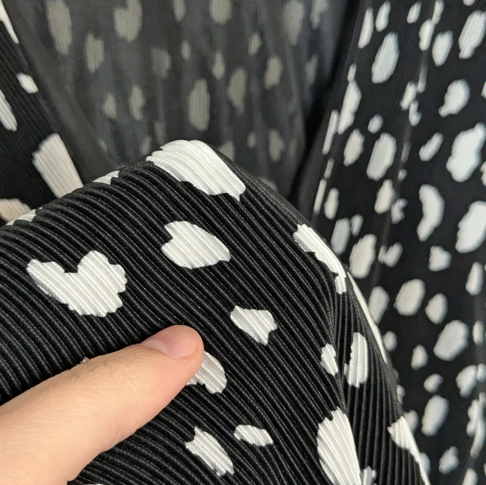 ASTR The Label Pleated Surplice Wrap top long sleeve black white - Size M - Picture 3 of 8